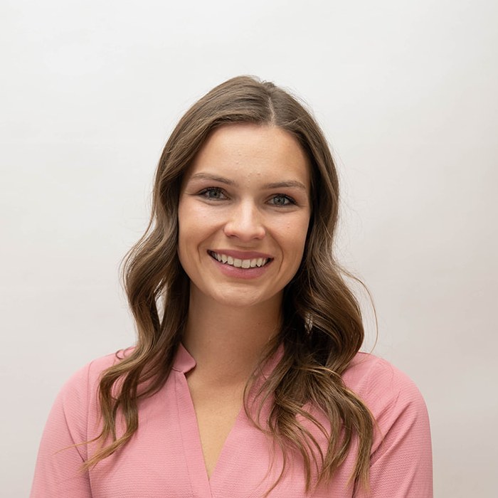 Amber Handlogten, travel advisor
